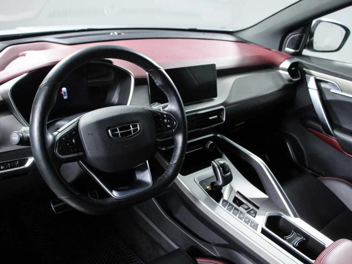 GEELY COOLRAY, Серебряный, 2021, Робот, 150 л.с., цена от 1 353 600 руб.