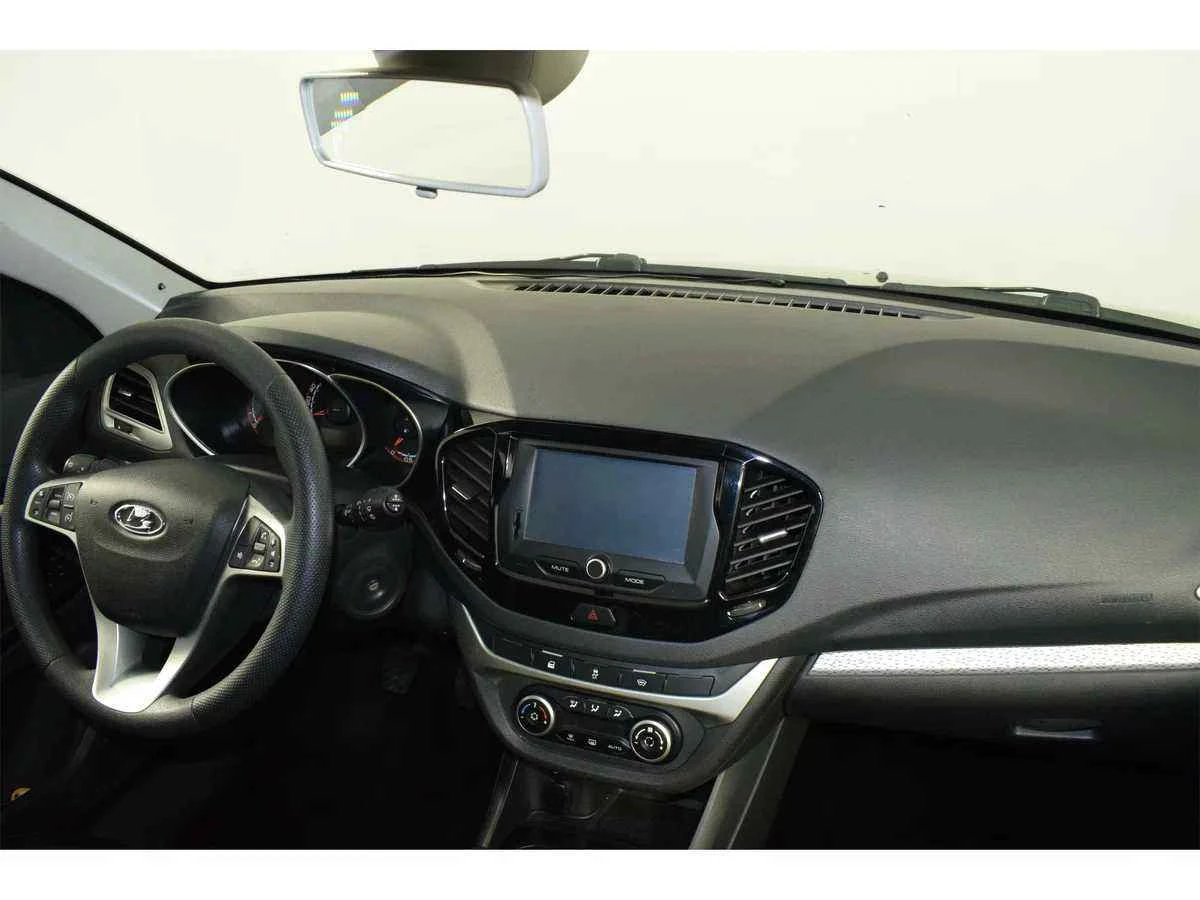 LADA Vesta SW Cross, Черный, 2018, Механическая, 122 л.с., цена от 547 000 руб.