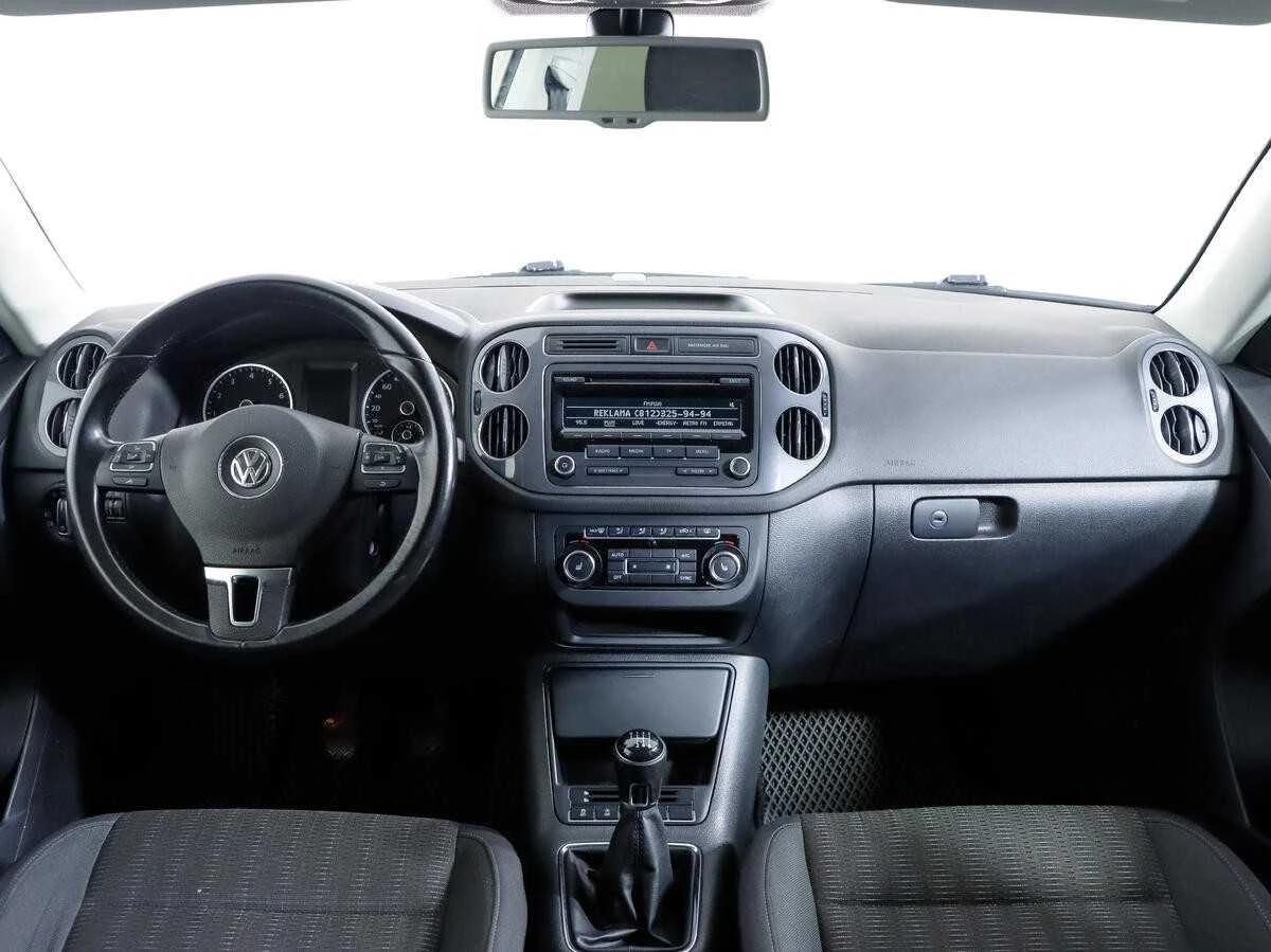 VOLKSWAGEN TIGUAN, Серебряный, 2012, Механическая, 122 л.с., цена от 812 800 руб.