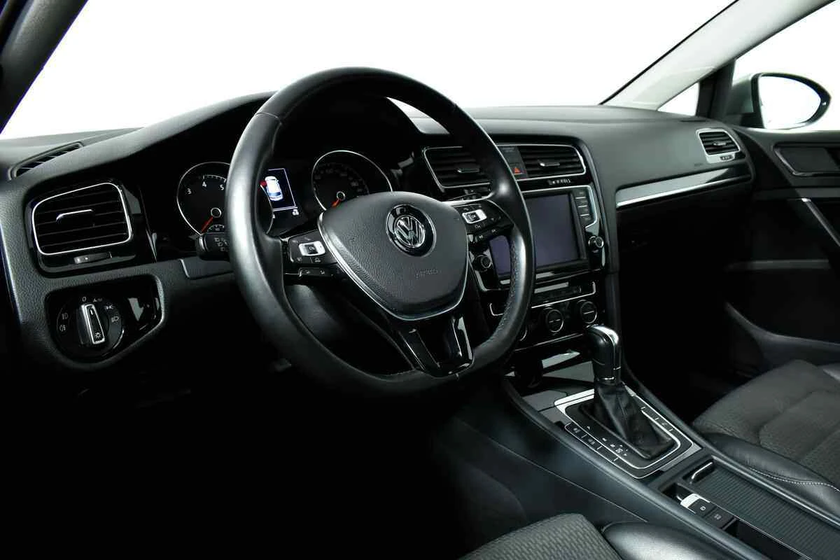 Volkswagen Golf, Серый, 2013, Робот, 140 л.с., цена от 535 000 руб.