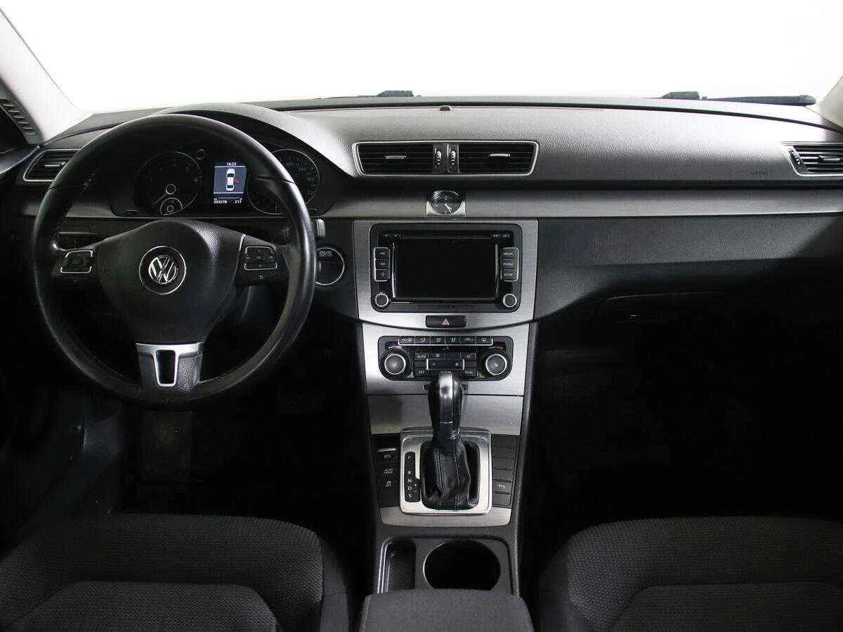 Volkswagen Passat, Черный, 2012, Робот, 122 л.с., цена от 468 000 руб.