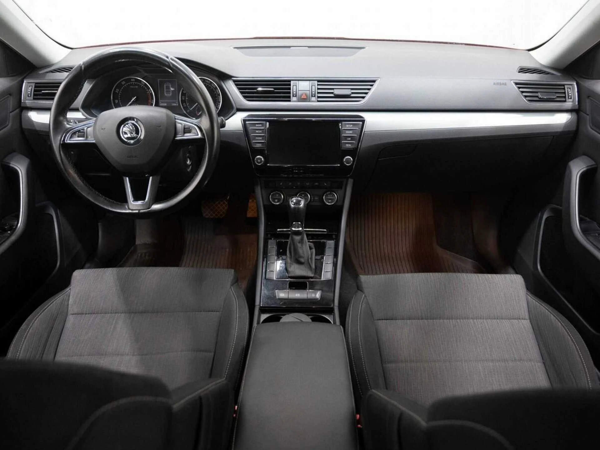 SKODA SUPERB, Красный, 2016, Робот, 150 л.с., цена от 1 020 800 руб.