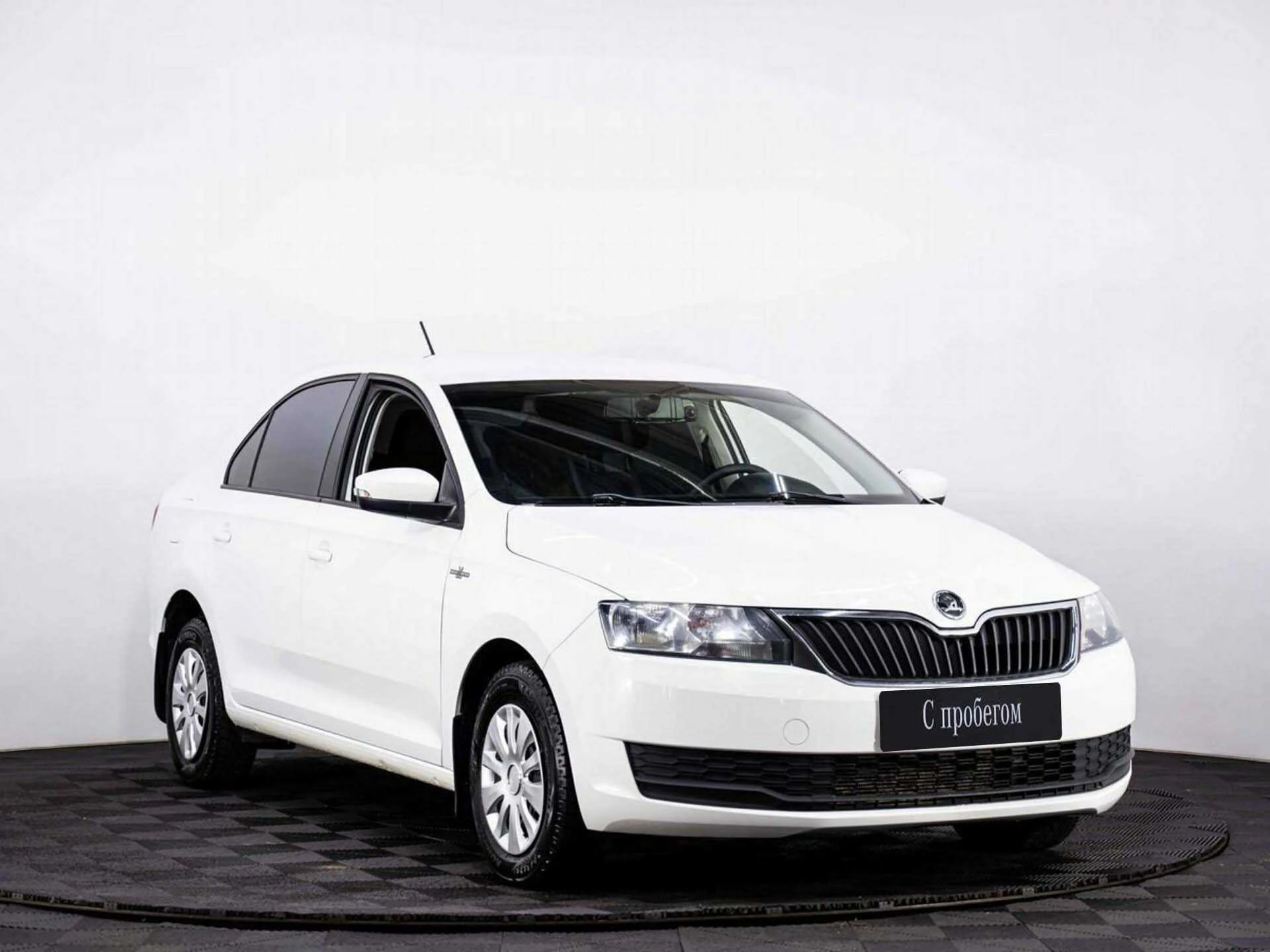 SKODA RAPID, Белый, 2018, Механическая, 90 л.с., цена от 697 600 руб.