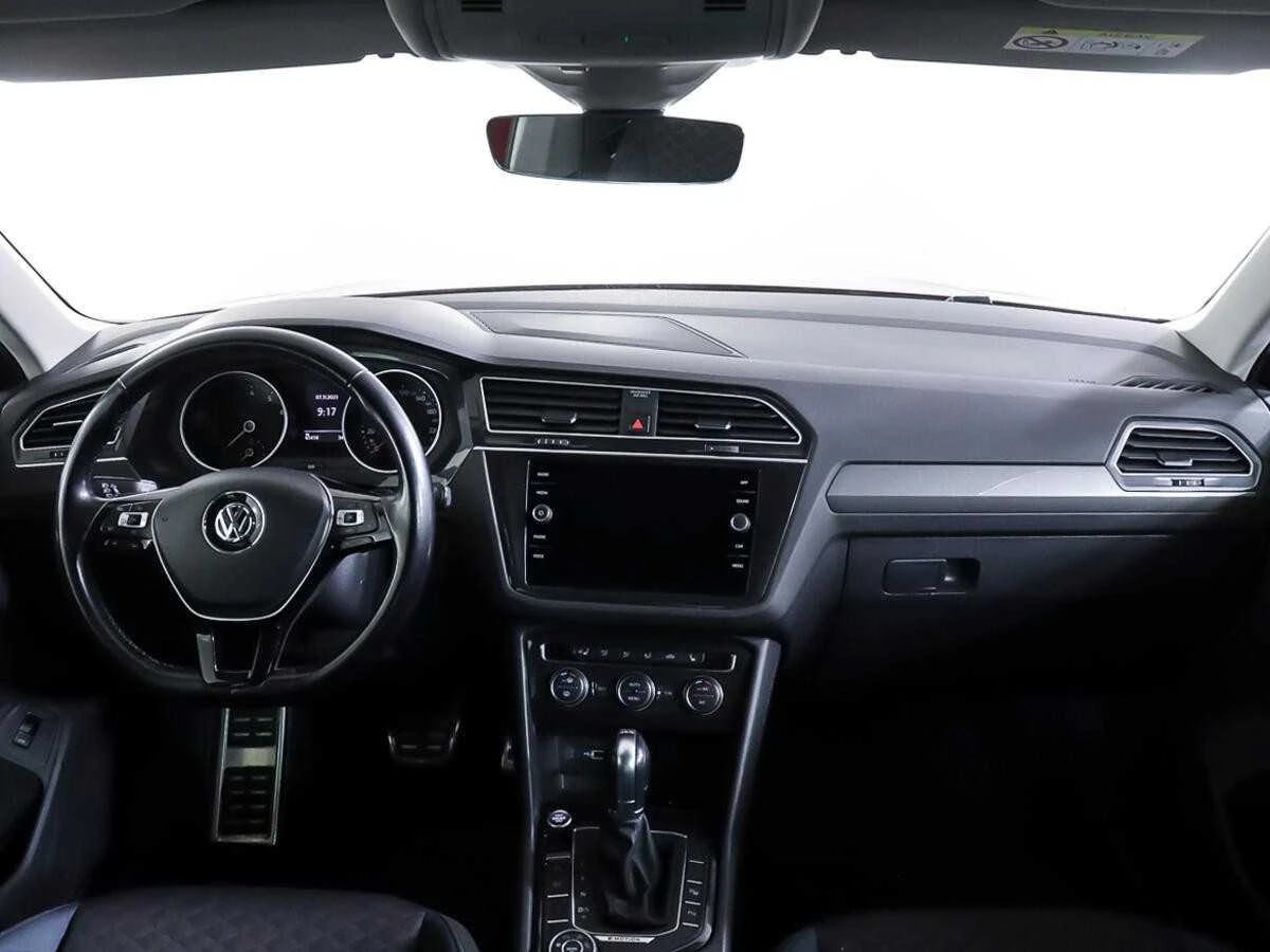 VOLKSWAGEN TIGUAN, Красный, 2019, Робот, 150 л.с., цена от 1 523 200 руб.