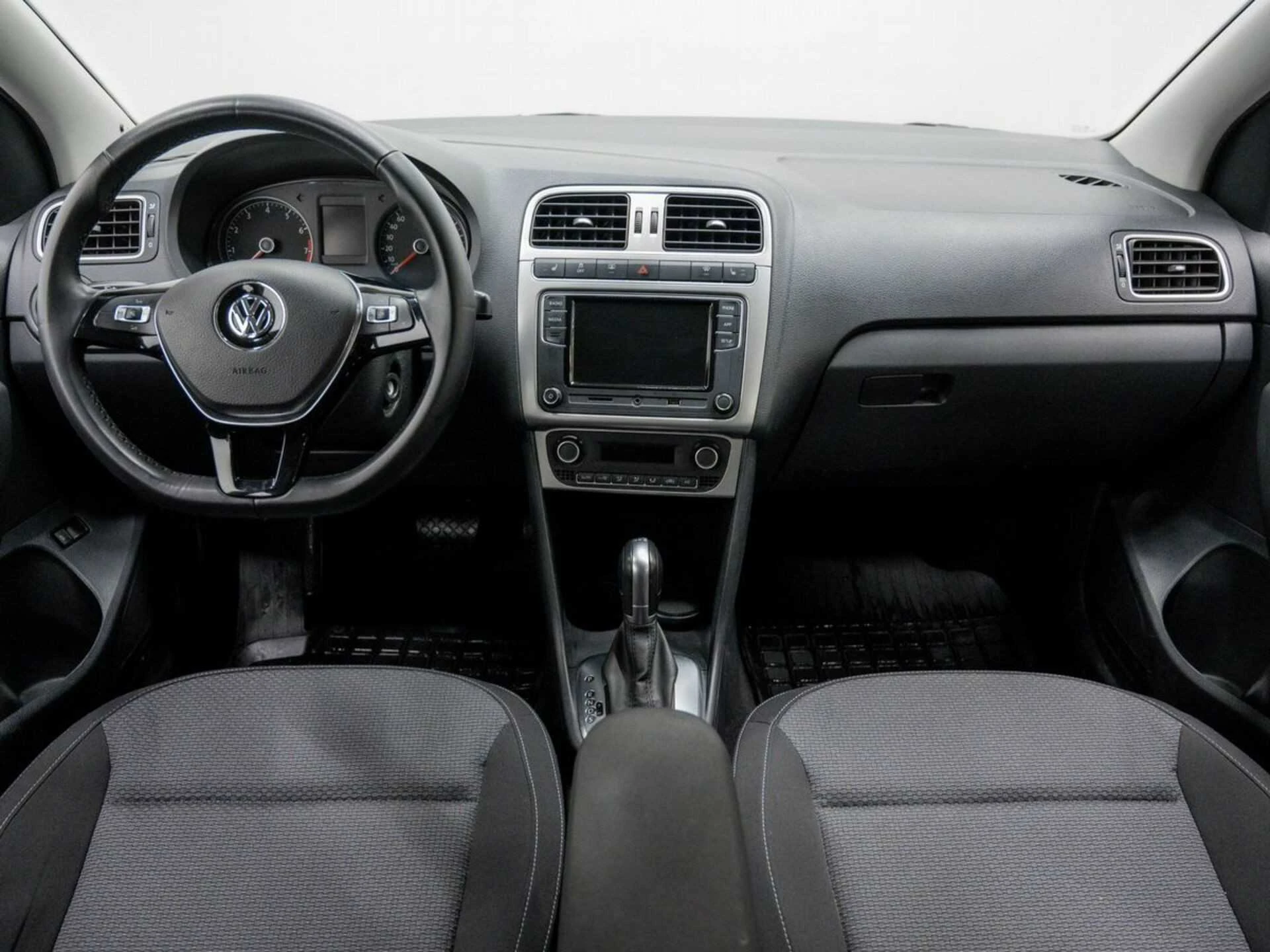 VOLKSWAGEN POLO, Серебряный, 2018, Робот, 125 л.с., цена от 808 000 руб.