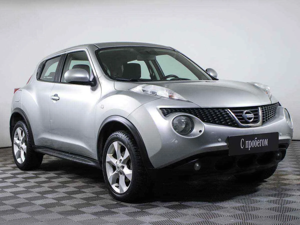 Nissan Juke, Серебряный, 2014, Вариатор, 117 л.с., цена от 585 000 руб.