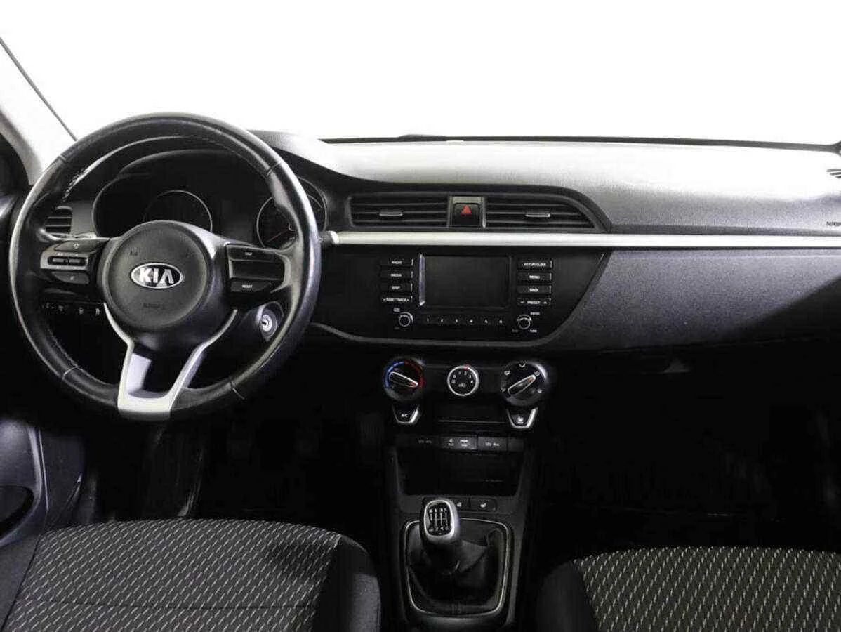 KIA Rio, Белый, 2018, Механическая, 123 л.с., цена от 700 000 руб.