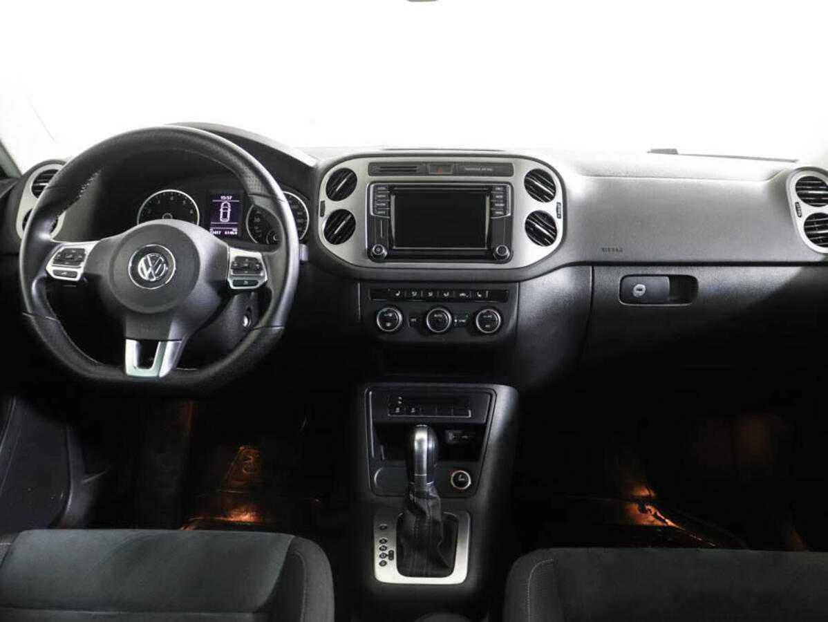 Volkswagen Tiguan, Белый, 2016, Робот, 150 л.с., цена от 921 000 руб.