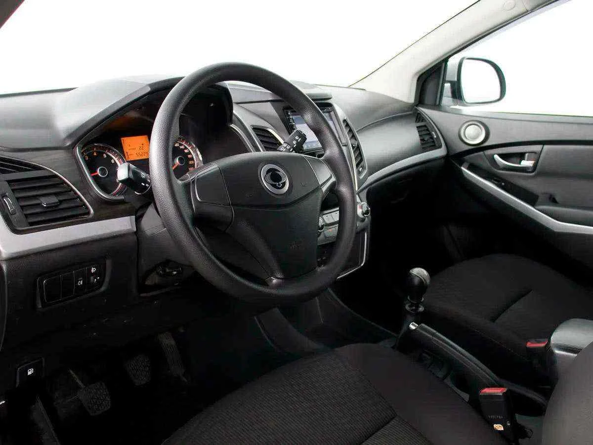 SsangYong Actyon, Серебряный, 2014, Механическая, 149 л.с., цена от 789 000 руб.