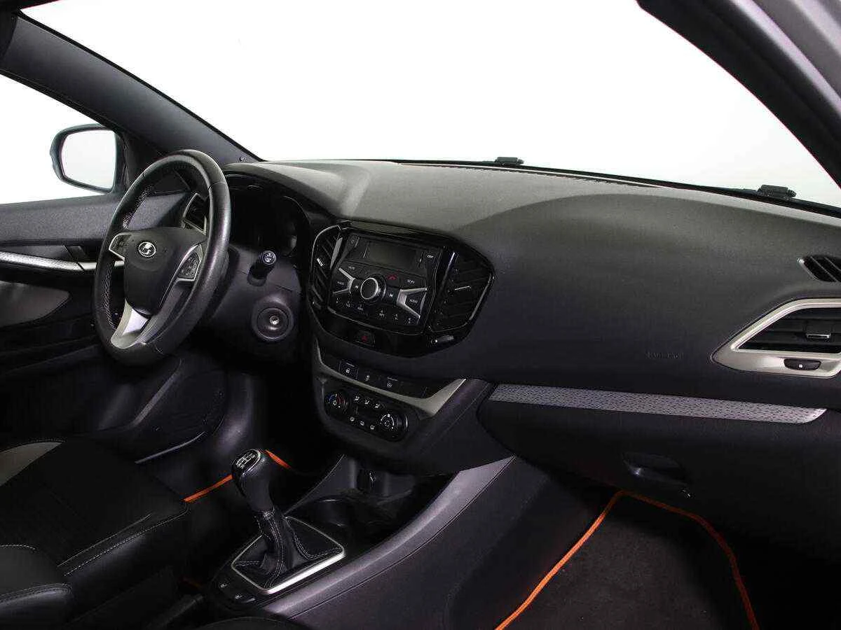 LADA Vesta, Серебряный, 2021, Механическая, 122 л.с., цена от 518 000 руб.