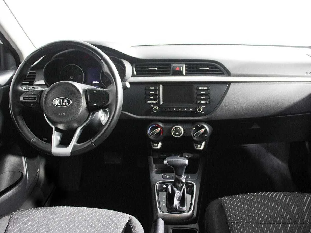 KIA RIO, Белый, 2017, Автоматическая, 123 л.с., цена от 952 000 руб.