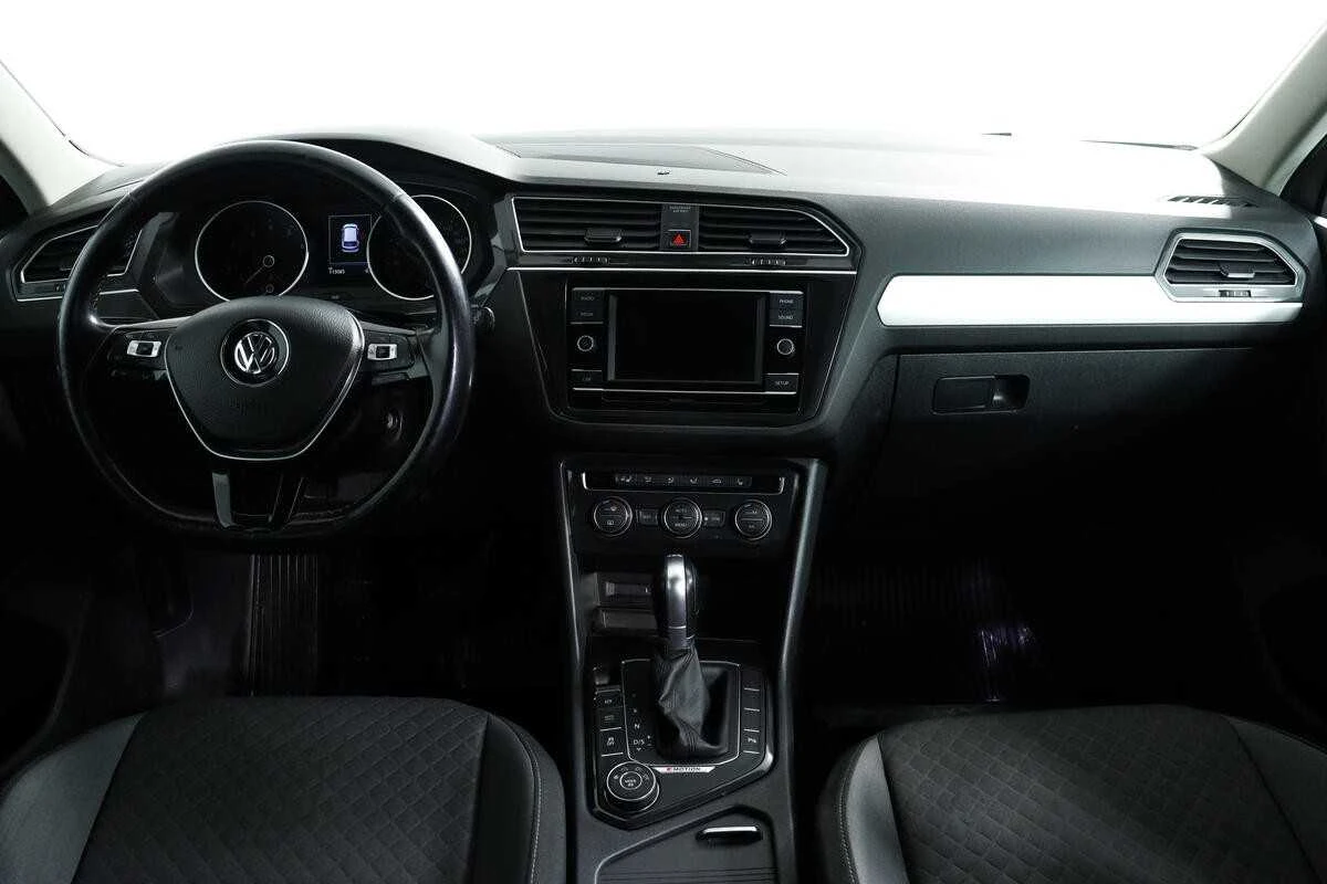 VOLKSWAGEN TIGUAN, Бежевый, 2017, Робот, 150 л.с., цена от 1 408 000 руб.