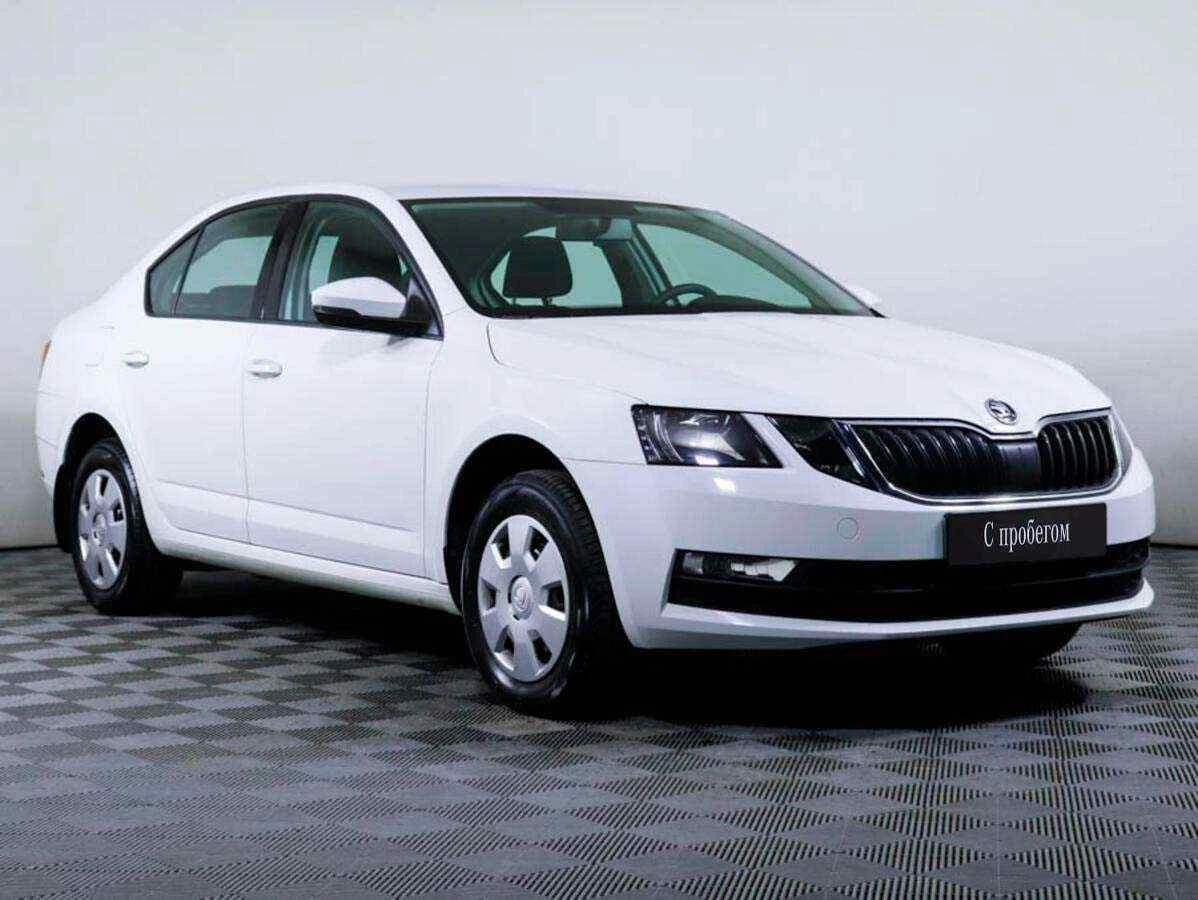 Skoda Octavia, Белый, 2018, Робот, 150 л.с., цена от 1 175 000 руб.