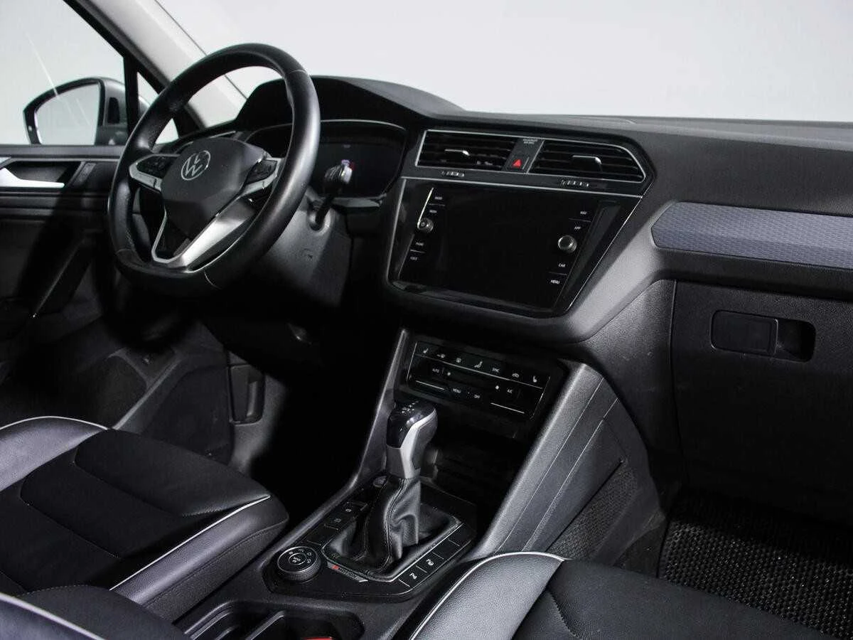VOLKSWAGEN TIGUAN, Серый, 2021, Робот, 180 л.с., цена от 2 192 000 руб.