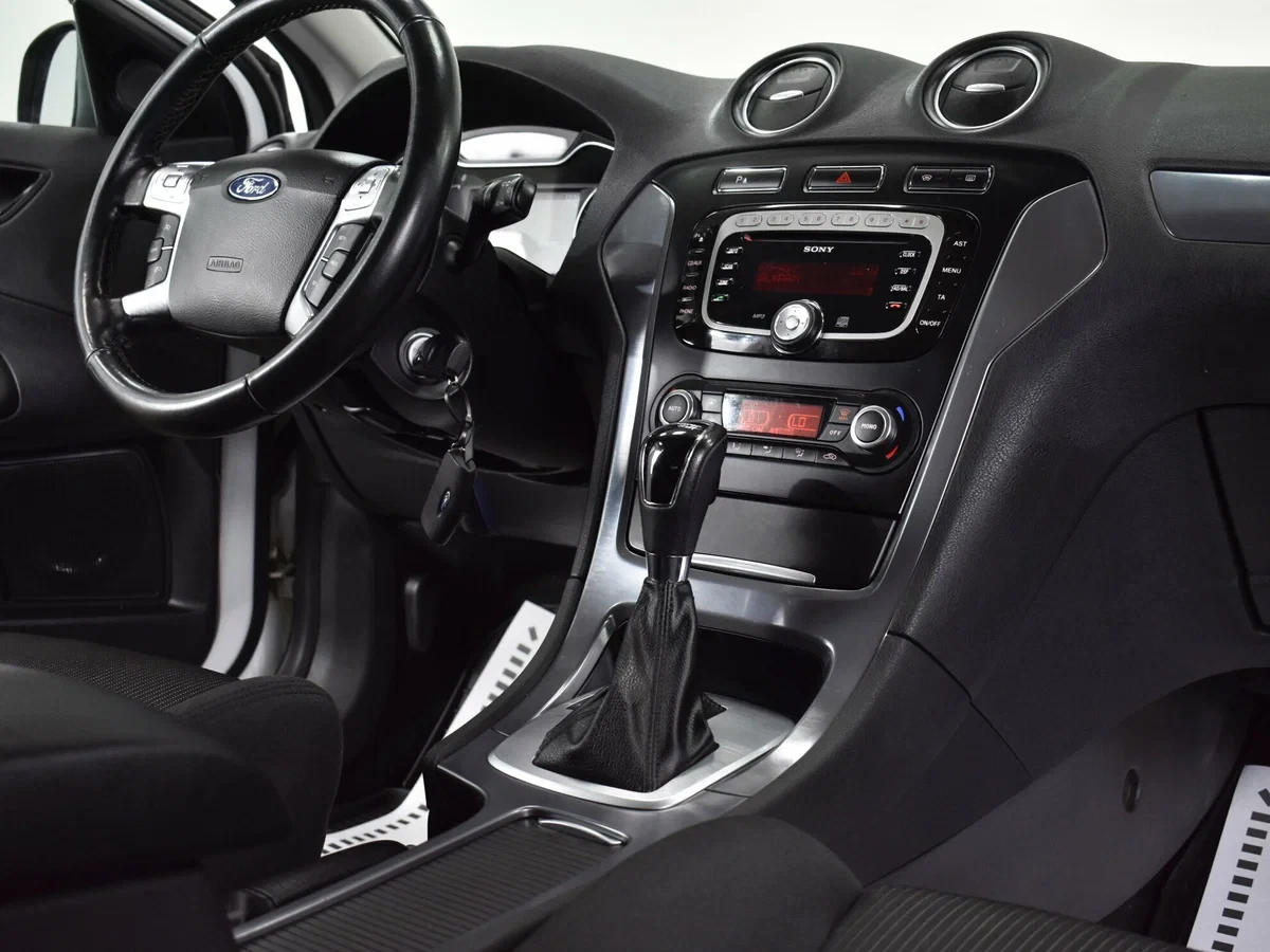 Ford Mondeo, Белый, 2014, Робот, 200 л.с., цена от 905 000 руб.