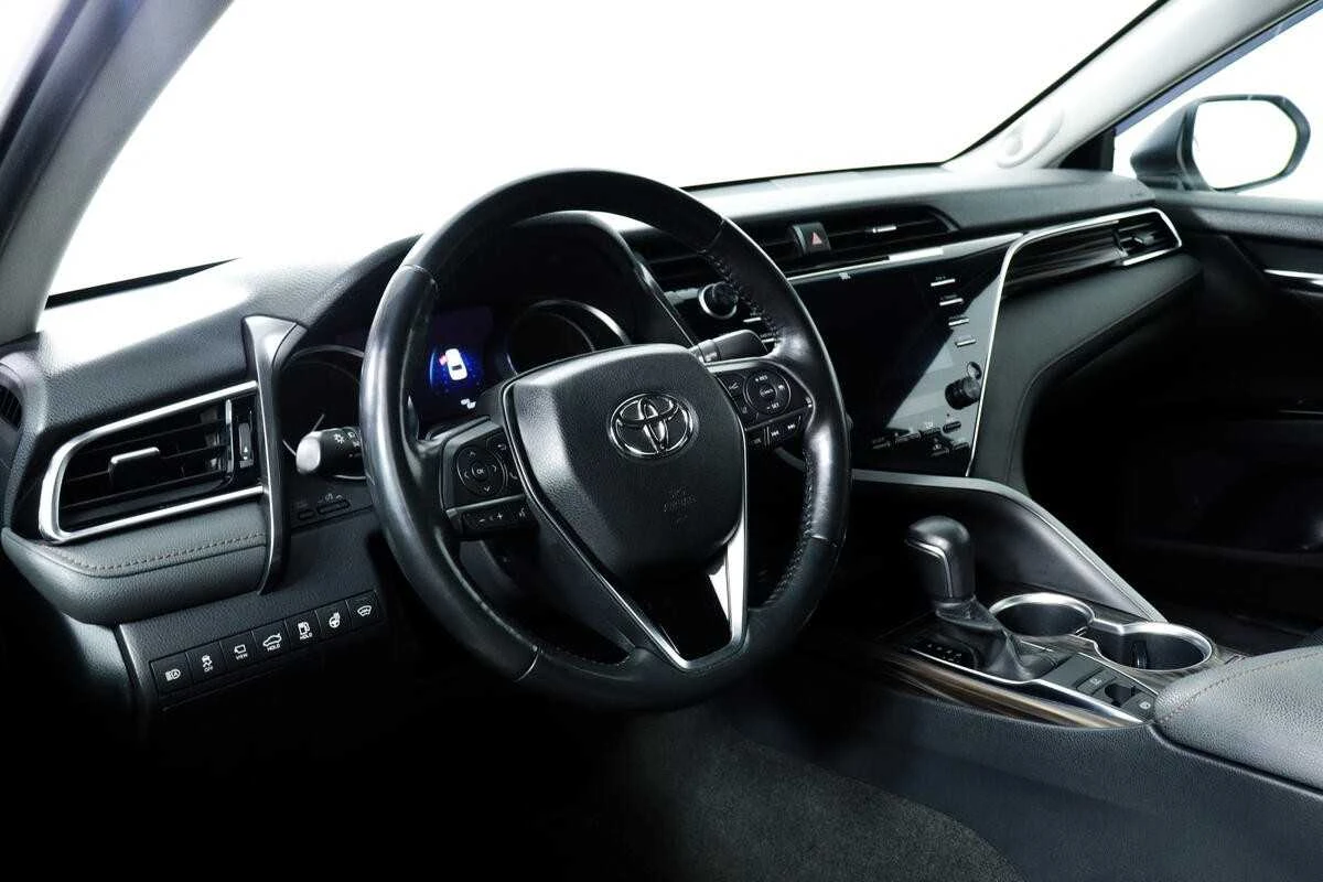 TOYOTA CAMRY, Белый, 2019, Автоматическая, 249 л.с., цена от 2 392 000 руб.