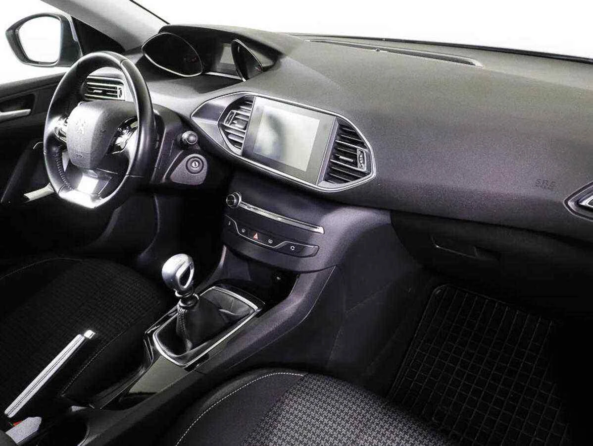 Peugeot 308, Серый, 2019, Механическая, 131 л.с., цена от 705 000 руб.