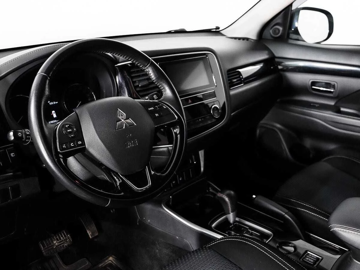 MITSUBISHI OUTLANDER, Белый, 2019, Вариатор, 146 л.с., цена от 1 504 000 руб.