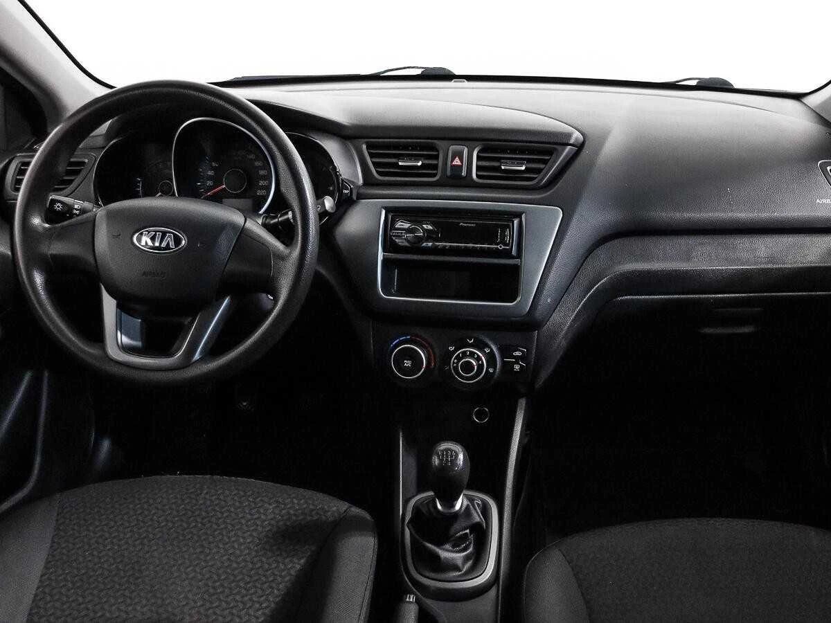 KIA RIO, Белый, 2014, Механическая, 107 л.с., цена от 560 000 руб.