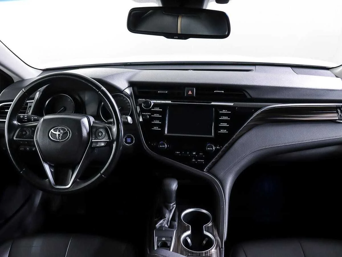 TOYOTA CAMRY, Белый, 2018, Автоматическая, 181 л.с., цена от 1 656 000 руб.