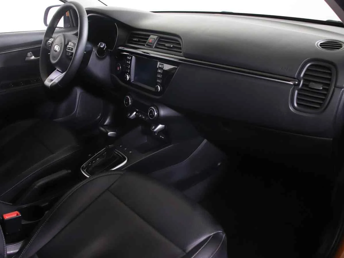 KIA X-Line, Оранжевый, 2017, Автоматическая, 123 л.с., цена от 1 020 000 руб.