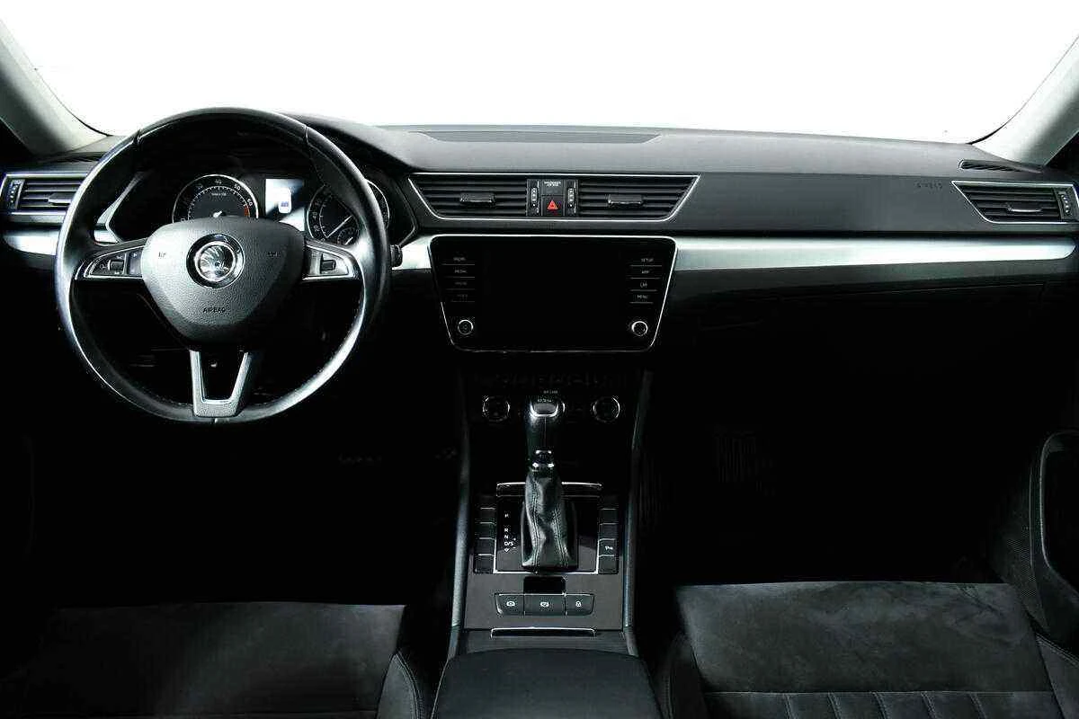 Skoda Superb, Серый, 2017, Робот, 180 л.с., цена от 1 370 000 руб.
