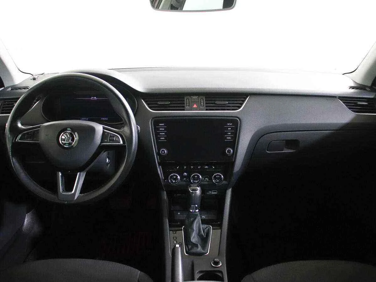 Skoda Octavia, Коричневый, 2018, Робот, 150 л.с., цена от 945 000 руб.