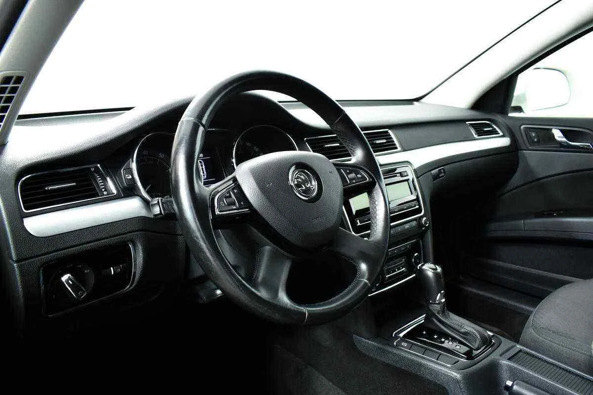 Skoda Superb, Черный, 2017, Робот, 180 л.с., цена от 1 205 000 руб.
