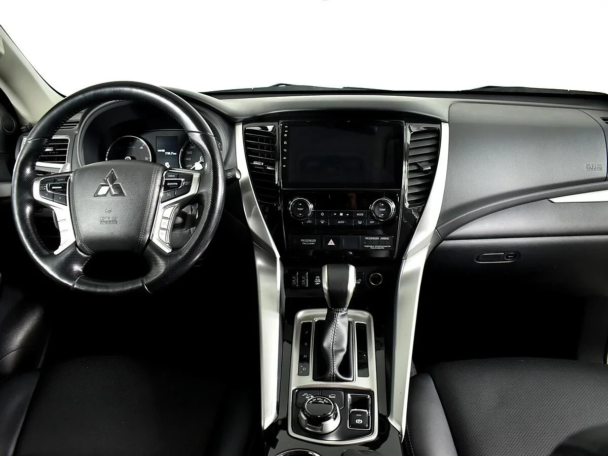 Mitsubishi Pajero Sport, Белый, 2017, Автоматическая, 181 л.с., цена от 2 154 000 руб.