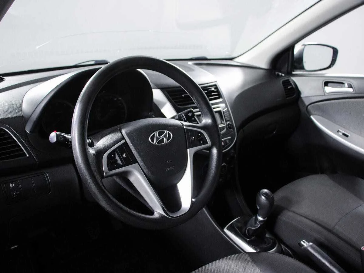 HYUNDAI SOLARIS, Серебряный, 2011, Механическая, 123 л.с., цена от 544 000 руб.