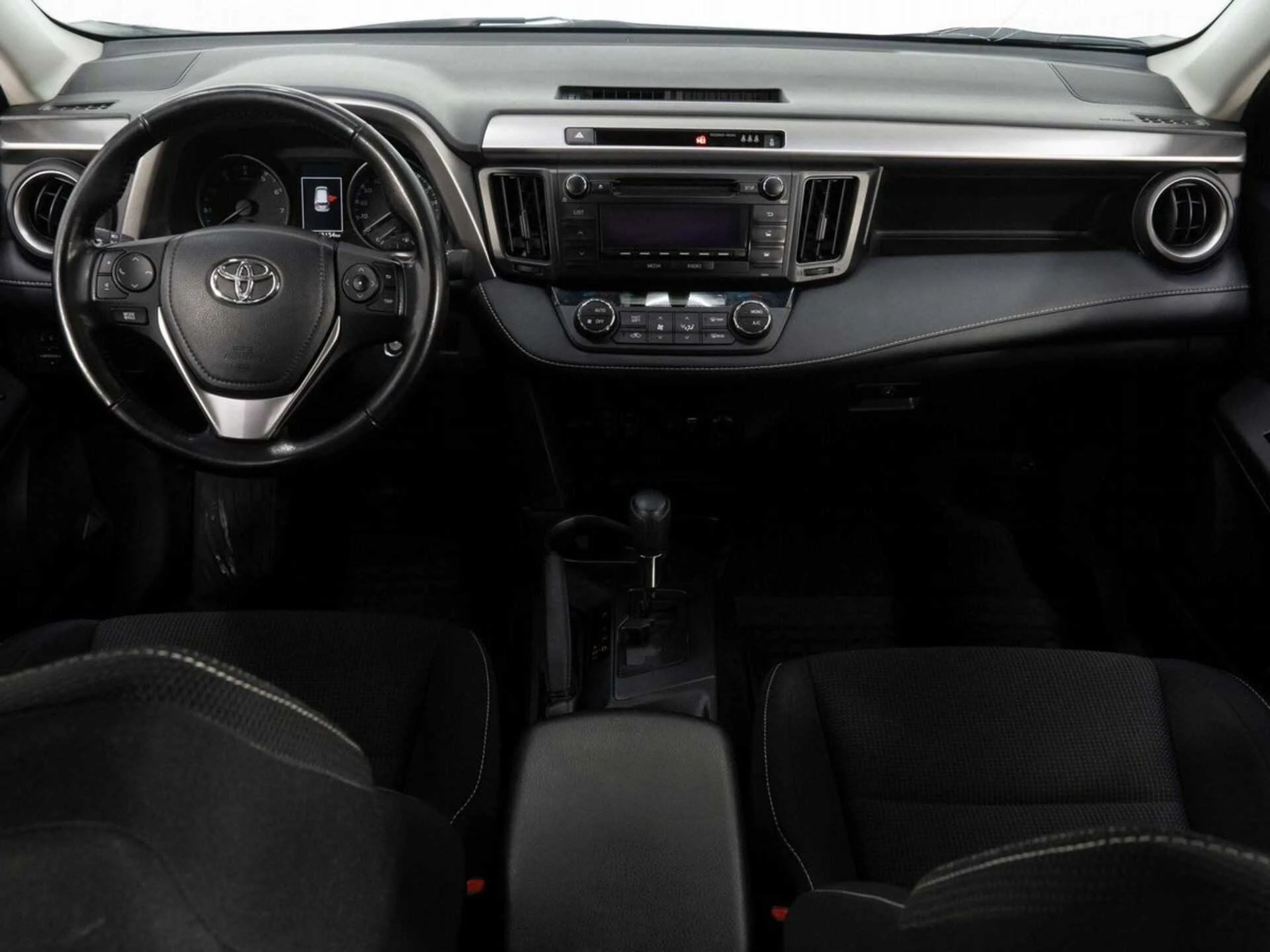 TOYOTA RAV4, Белый, 2018, Вариатор, 146 л.с., цена от 1 520 000 руб.