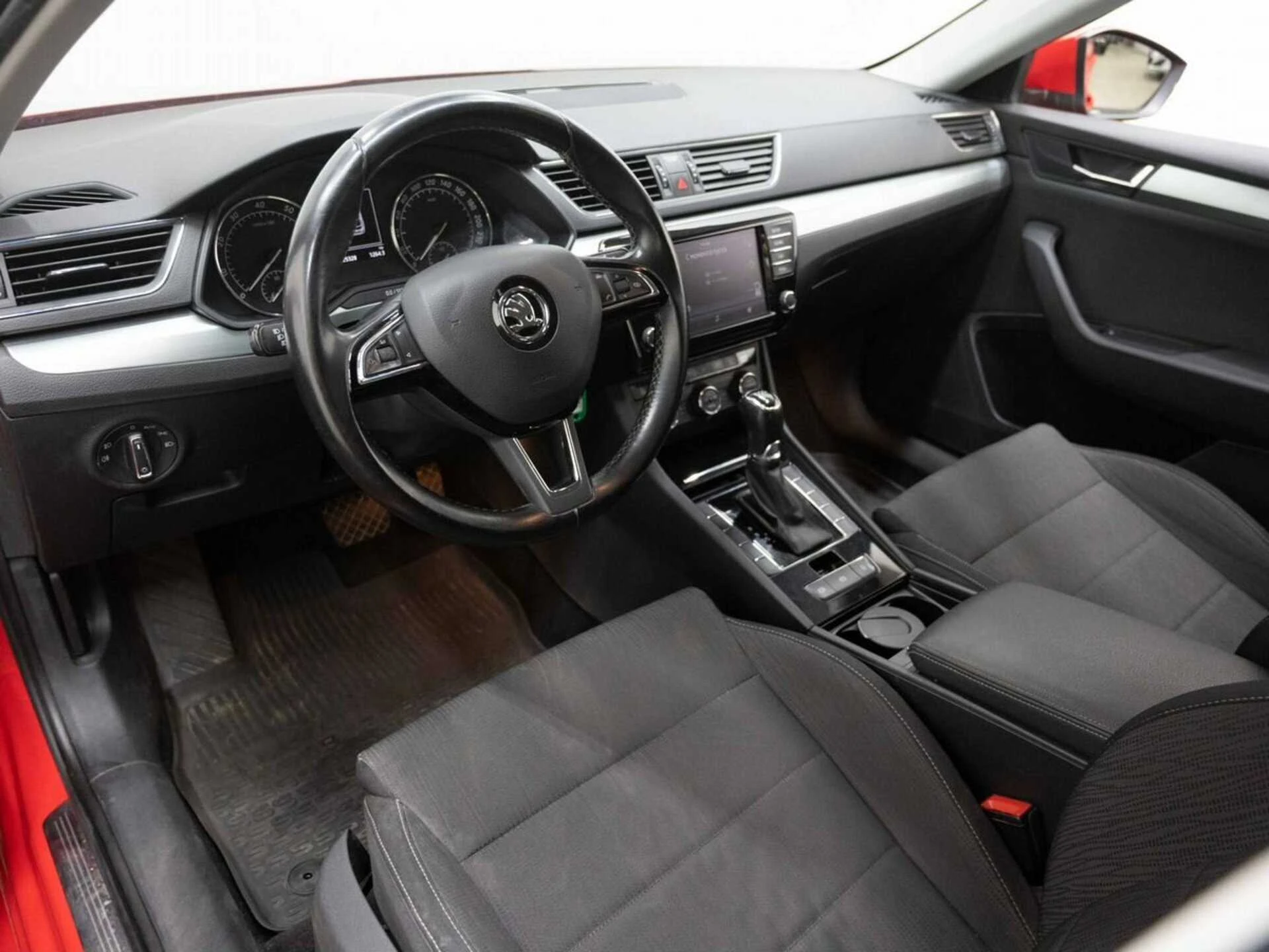 SKODA SUPERB, Красный, 2016, Робот, 150 л.с., цена от 1 020 800 руб.