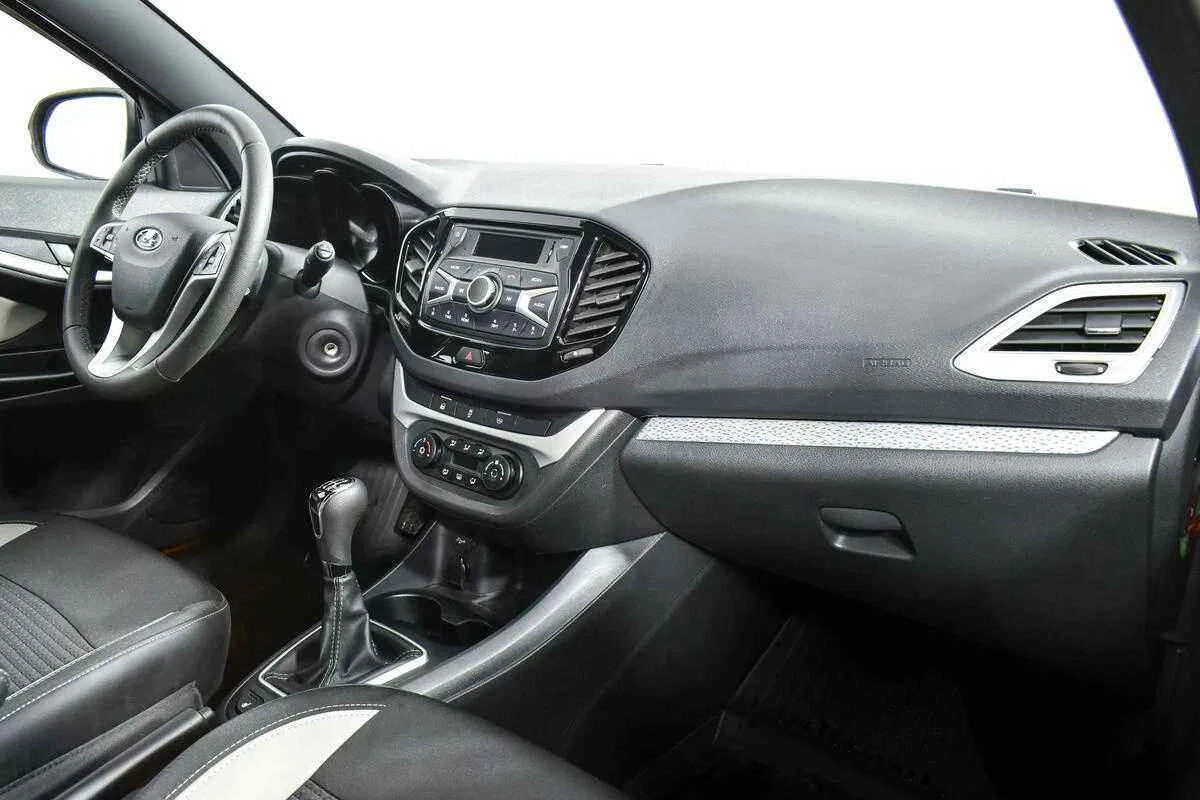 LADA Vesta SW Cross, Оранжевый, 2021, Механическая, 106 л.с., цена от 1 010 000 руб.