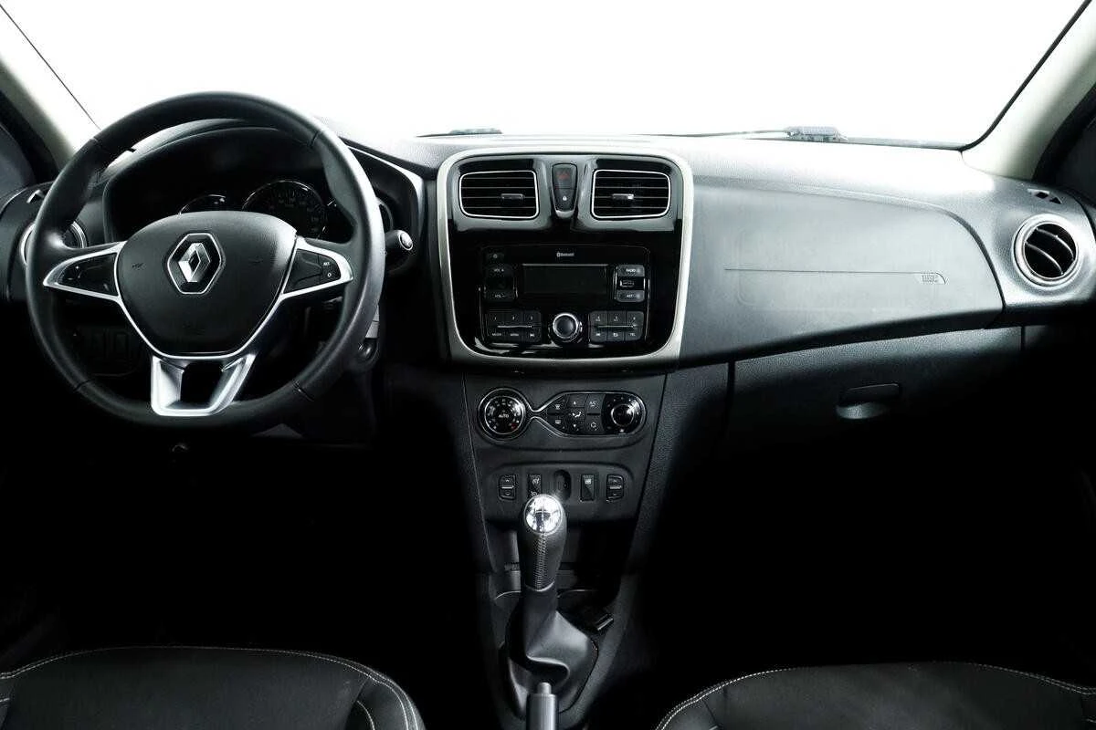 RENAULT SANDERO, Белый, 2018, Механическая, 113 л.с., цена от 687 200 руб.