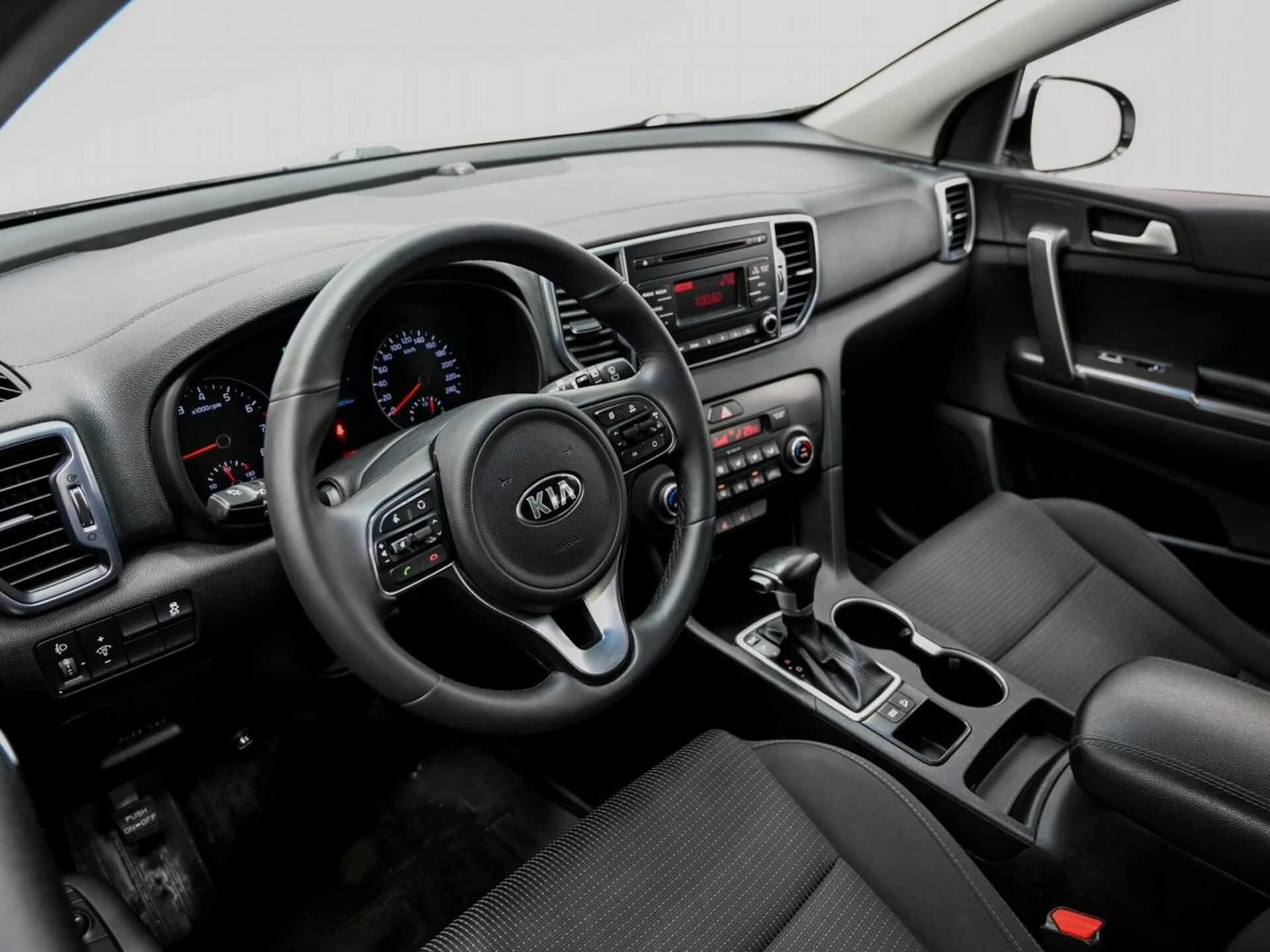 KIA SPORTAGE, Серебряный, 2017, Автоматическая, 150 л.с., цена от 1 104 000 руб.