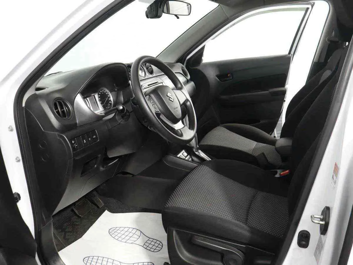 Suzuki Vitara, Белый, 2015, Автоматическая, 117 л.с., цена от 985 000 руб.