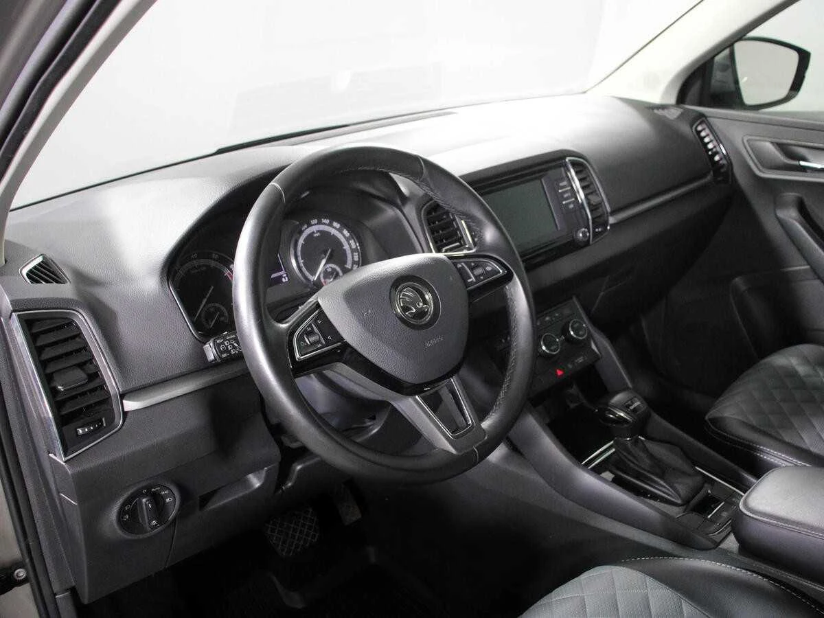 SKODA KAROQ, Серебряный, 2020, Робот, 150 л.с., цена от 1 312 000 руб.