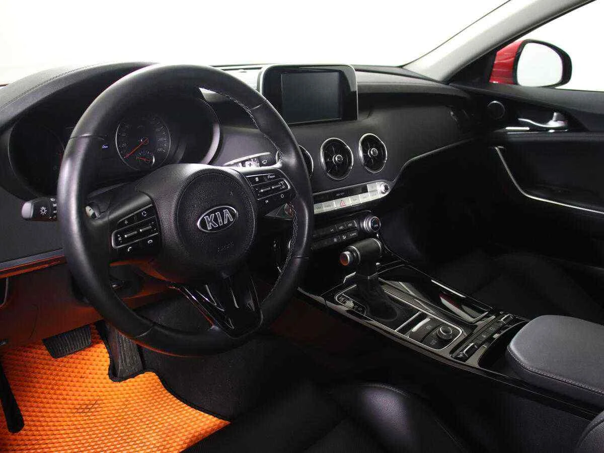 KIA Stinger, Красный, 2018, Автоматическая, 247 л.с., цена от 2 500 000 руб.