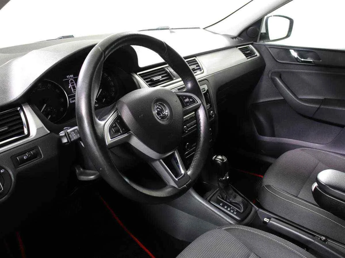 Skoda Rapid, Белый, 2017, Робот, 125 л.с., цена от 580 000 руб.
