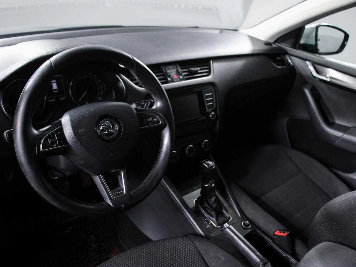 SKODA OCTAVIA, Черный, 2015, Робот, 180 л.с., цена от 1 149 600 руб.