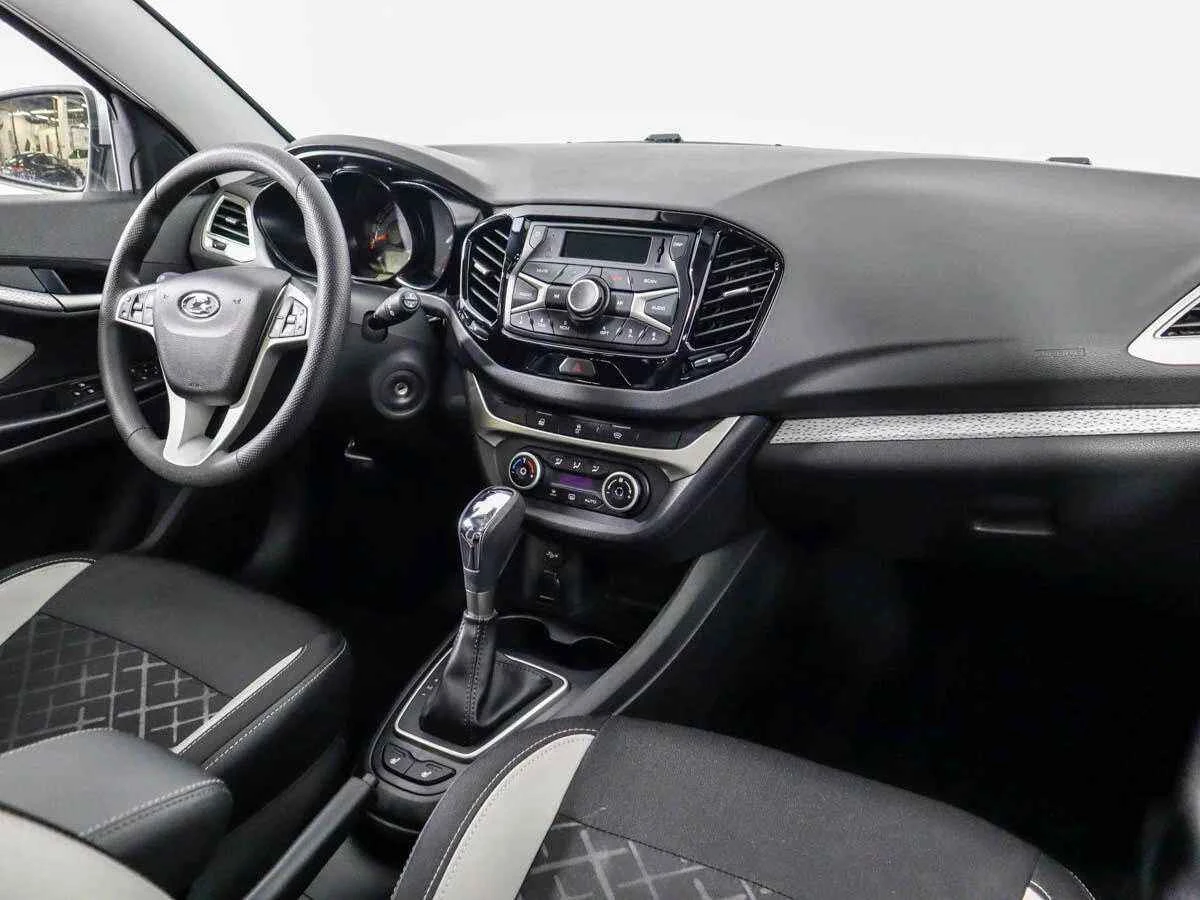 LADA Vesta SW Cross, Серебряный, 2019, Вариатор, 113 л.с., цена от 831 000 руб.