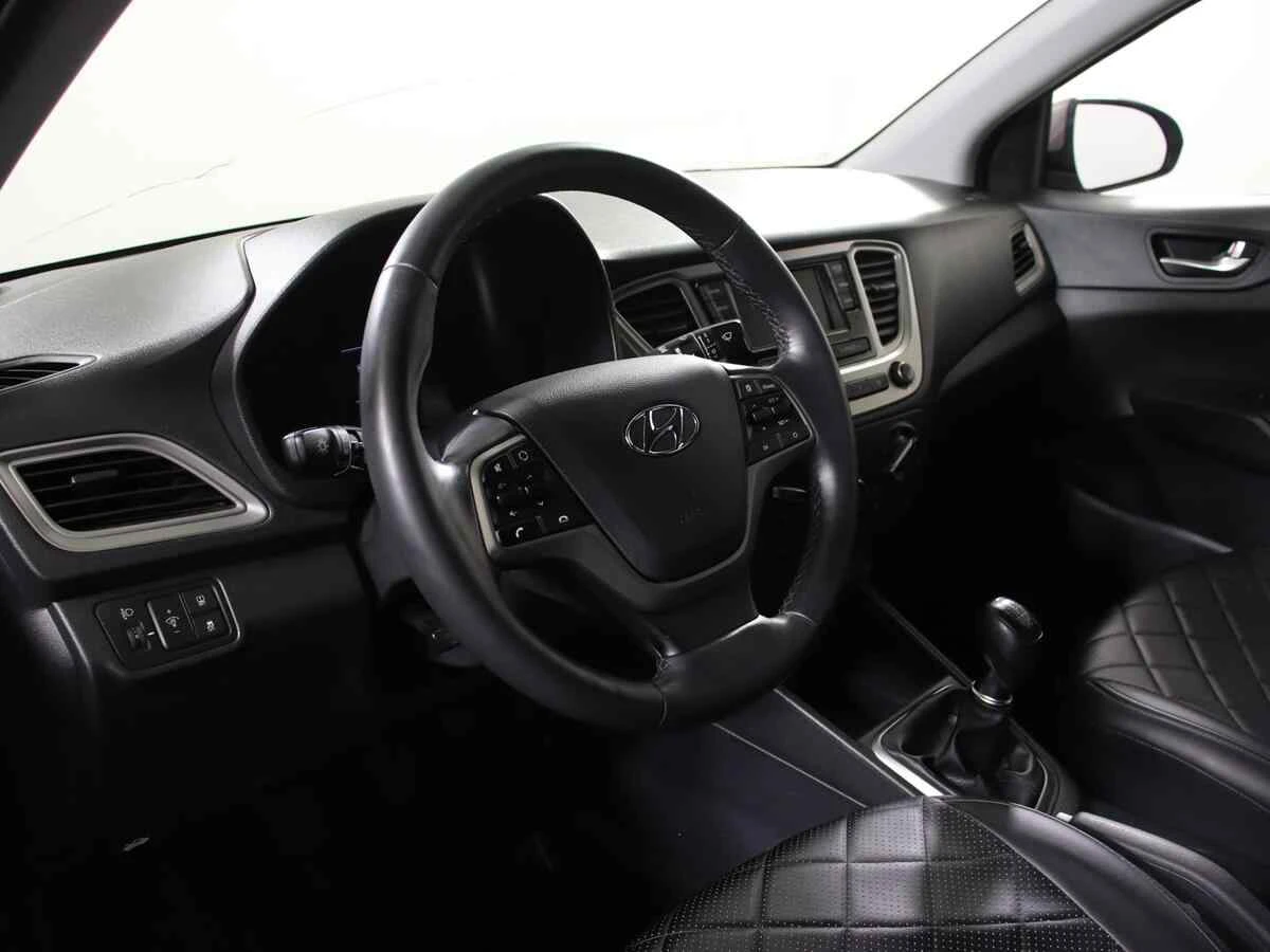 Hyundai Solaris, Коричневый, 2019, Механическая, 123 л.с., цена от 514 000 руб.