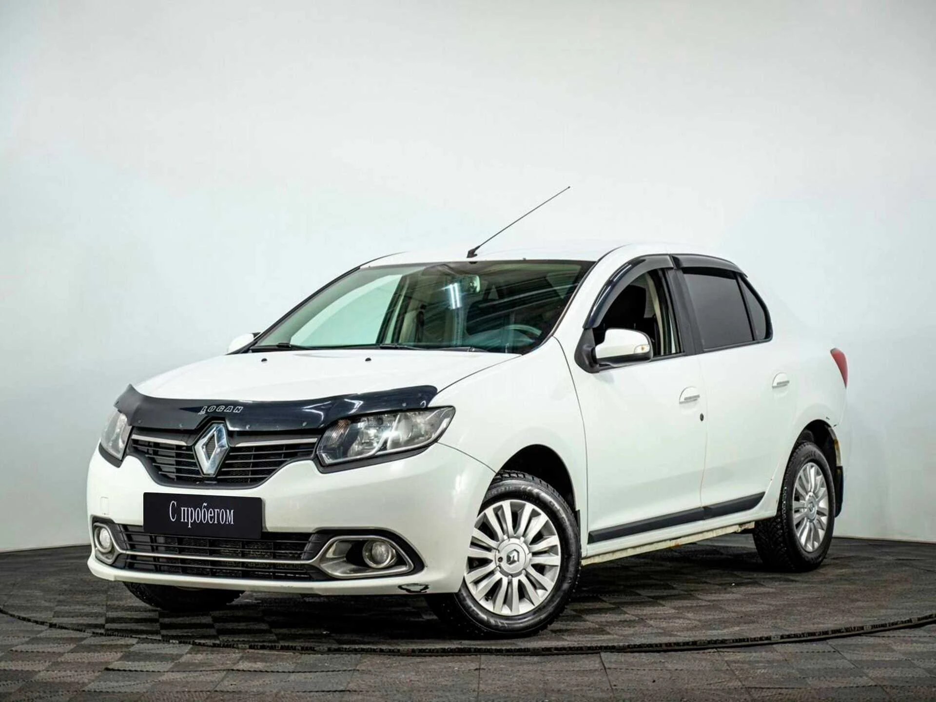 RENAULT LOGAN, Белый, 2015, Механическая, 102 л.с., цена от 504 000 руб.