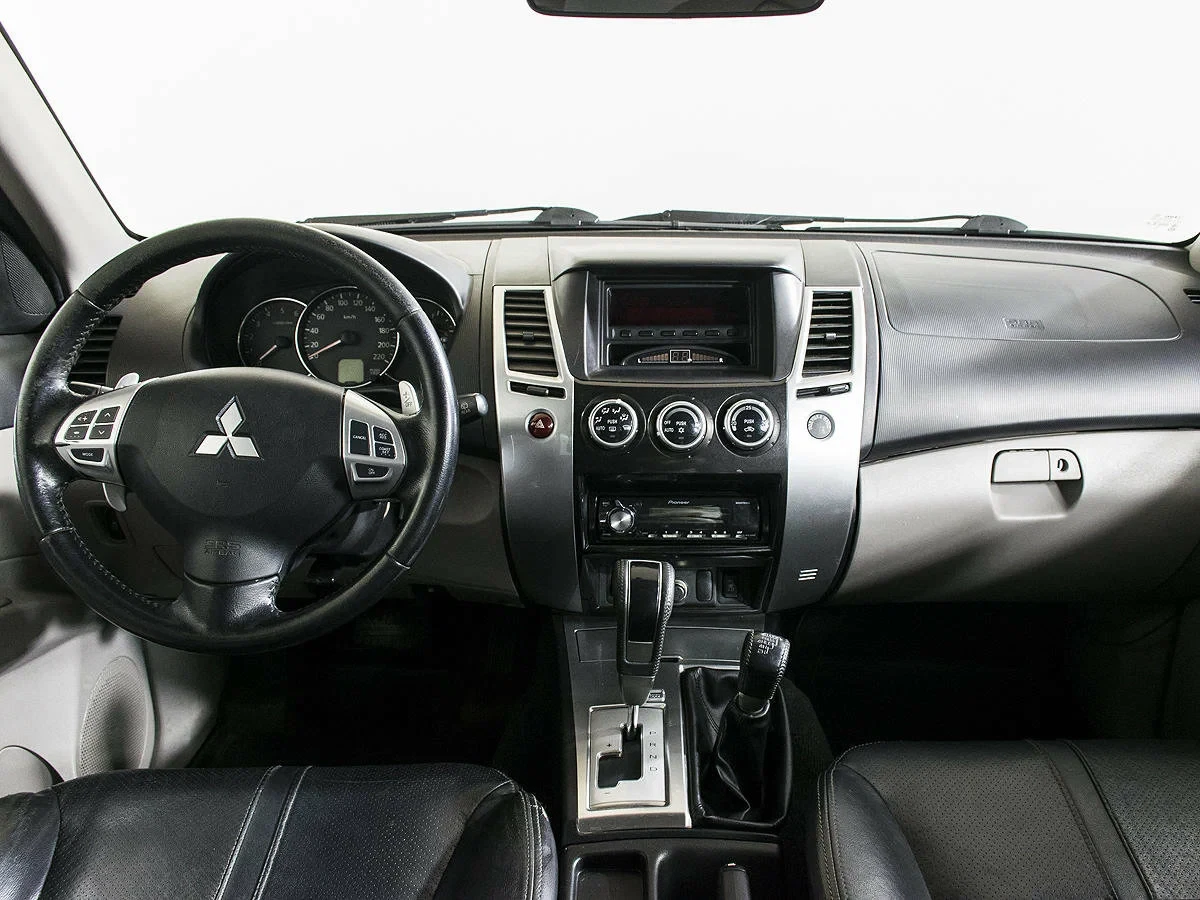 Mitsubishi Pajero Sport, Черный, 2014, Автоматическая, 178 л.с., цена от 1 465 000 руб.