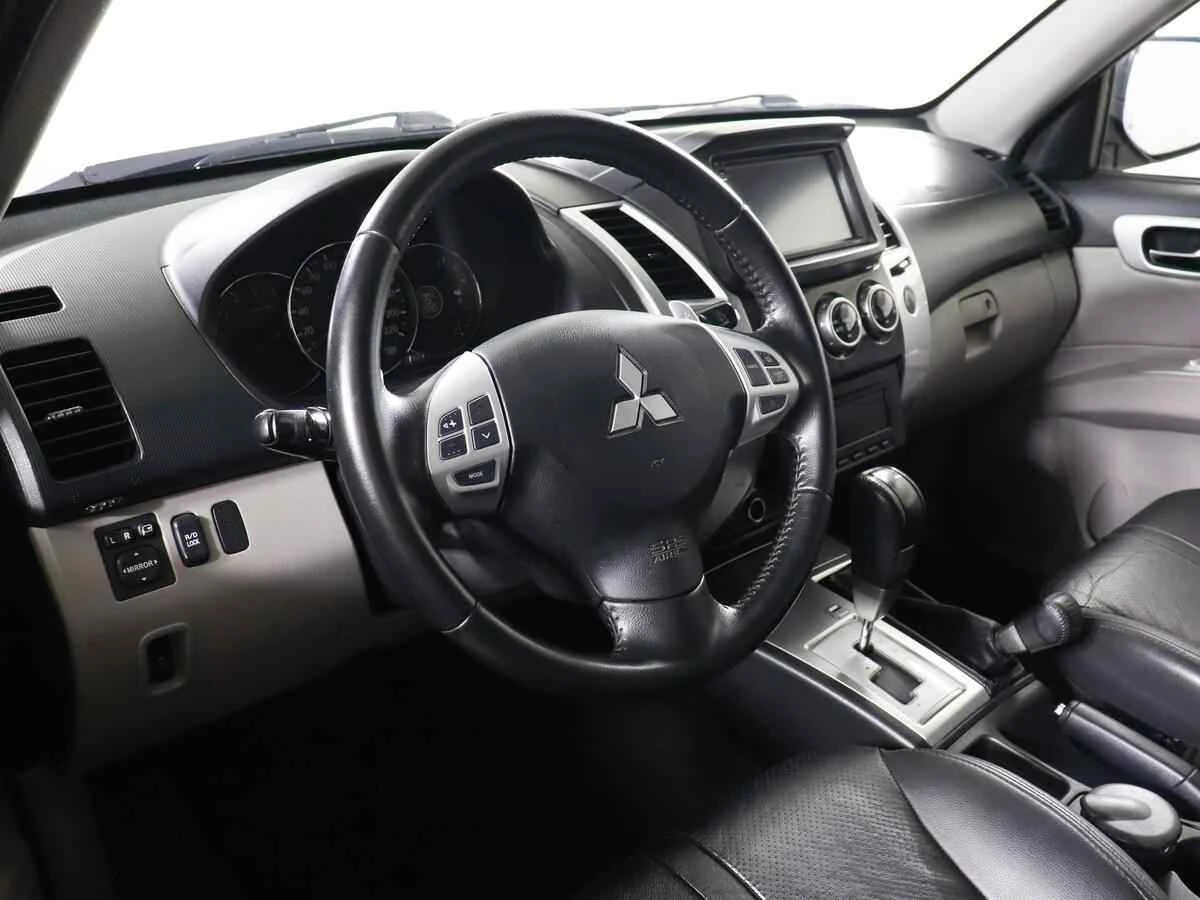 Mitsubishi Pajero Sport, Коричневый, 2015, Автоматическая, 178 л.с., цена от 1 539 000 руб.