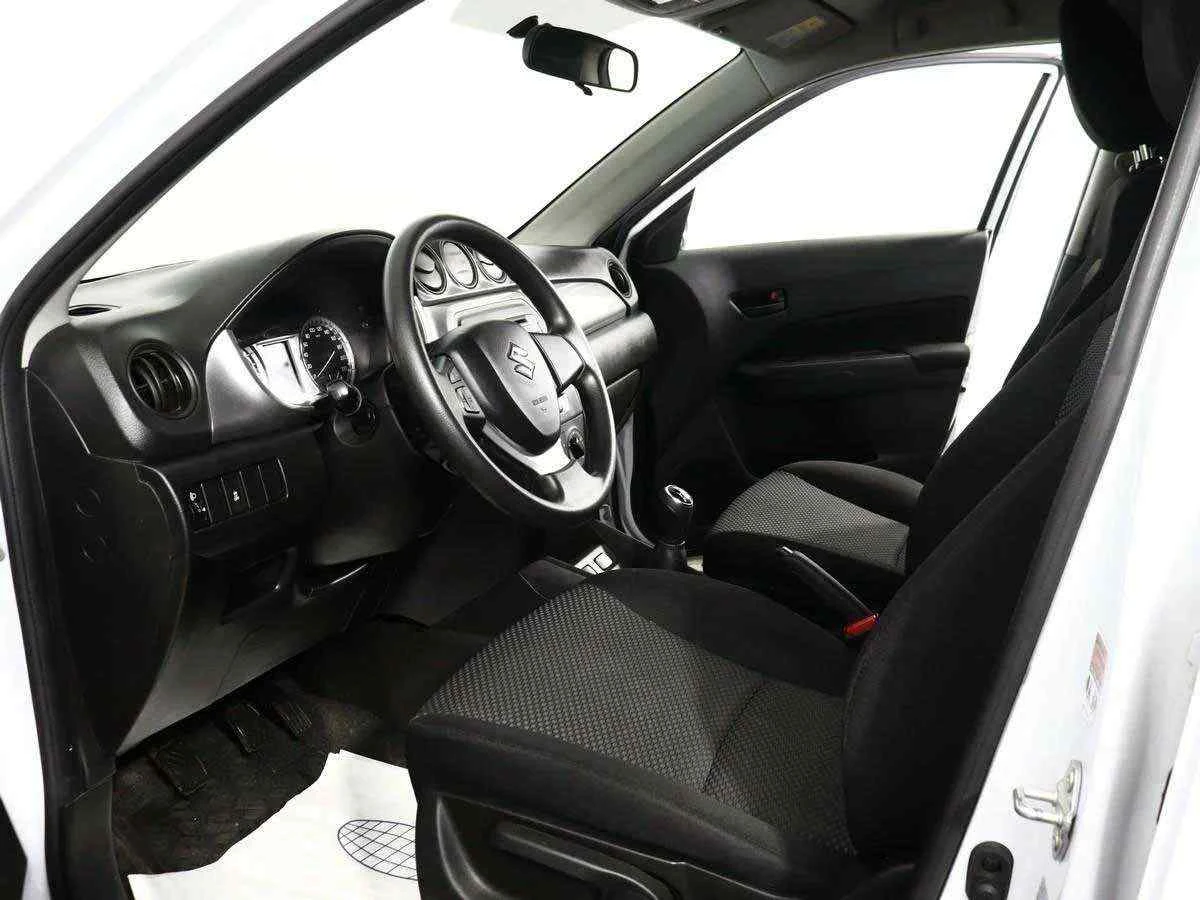 Suzuki Vitara, Белый, 2017, Механическая, 117 л.с., цена от 1 105 000 руб.