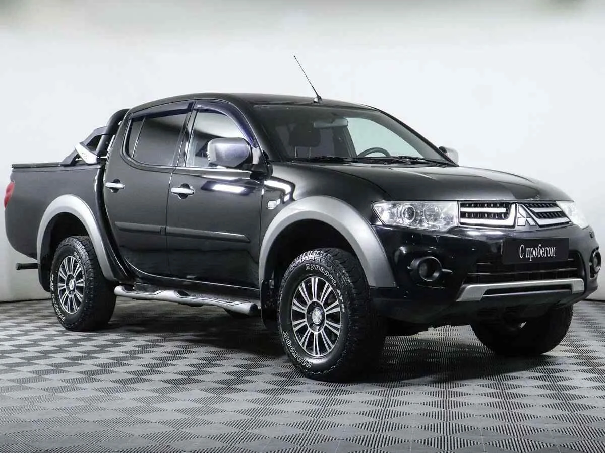 Mitsubishi L200, Черный, 2014, Механическая, 154 л.с., цена от 1 349 000 руб.
