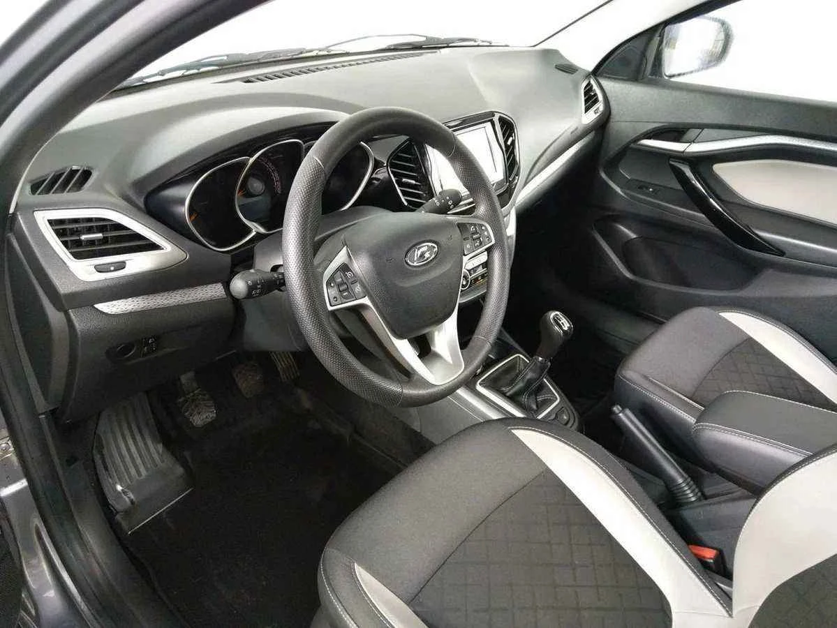 LADA Vesta SW Cross, Серебряный, 2018, Механическая, 106 л.с., цена от 651 000 руб.