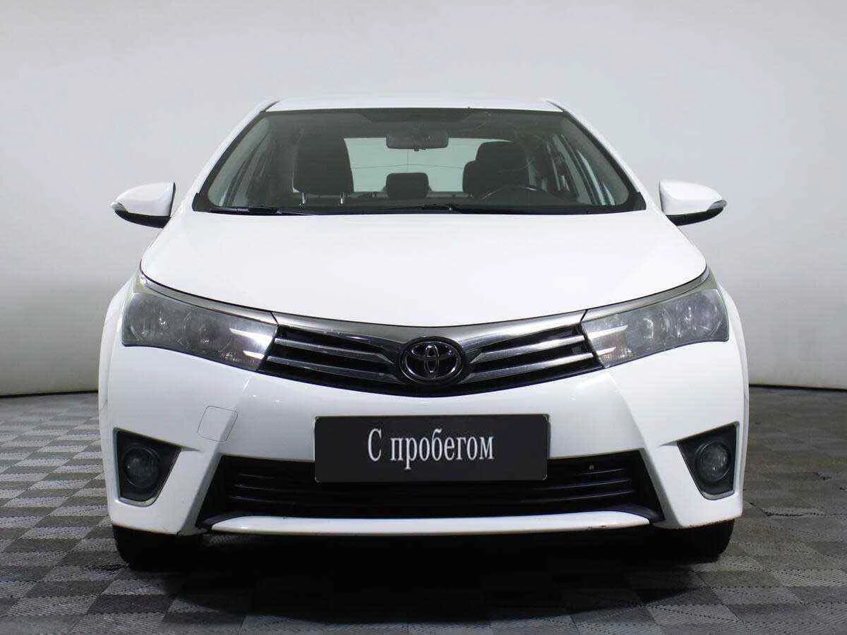 Toyota Corolla, Белый, 2014, Механическая, 122 л.с., цена от 679 000 руб.