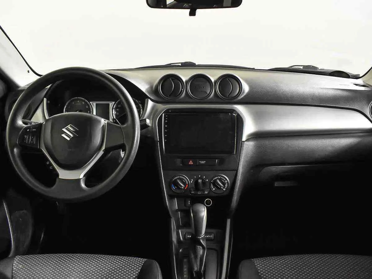 Suzuki Vitara, Серебряный, 2016, Автоматическая, 117 л.с., цена от 1 025 000 руб.
